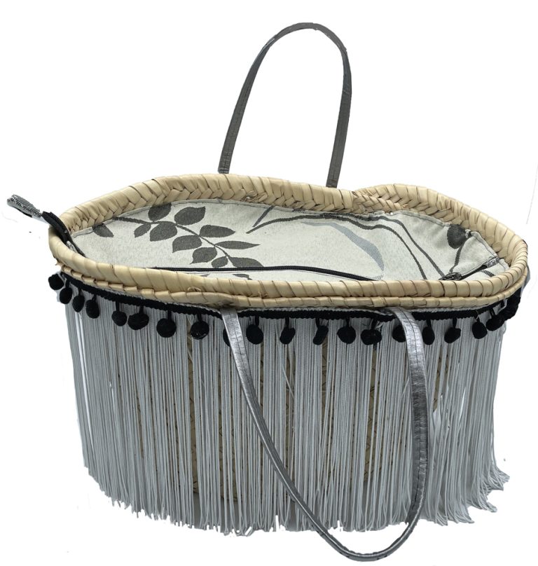 Capazo de Paja con Flecos Plateados