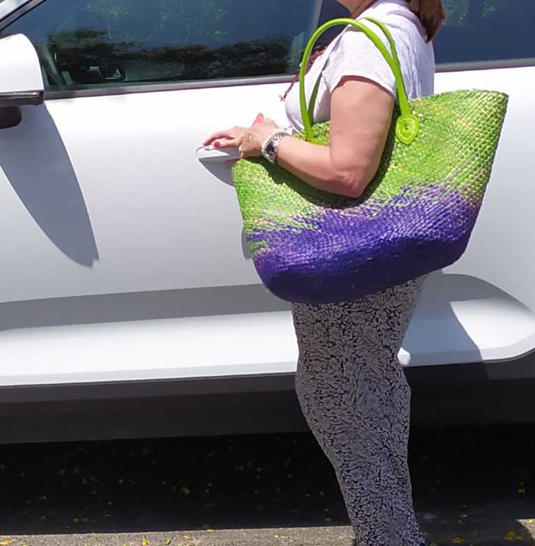Capazo de Paja en Tonos Verdes