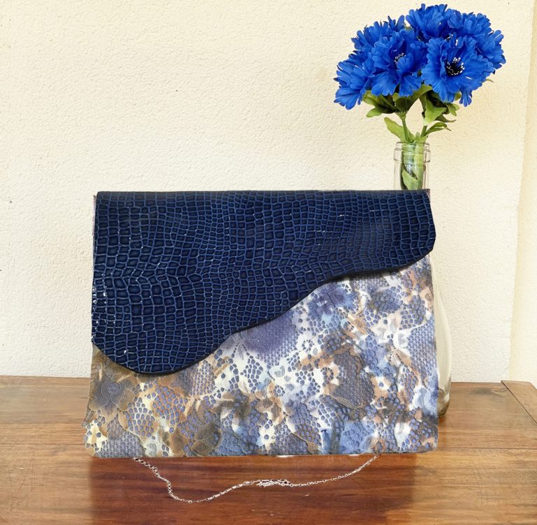 Bolso Cartera de Mano Colección Ola Encaje Azul. Hecho a mano